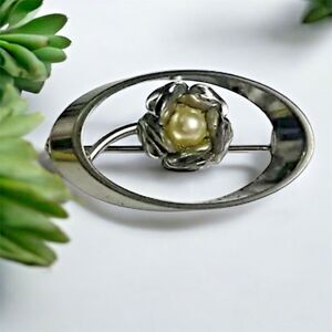 Vintage gold tone oval brooch pin with flower & faux pearl 1.25 Inches